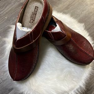 Brown Pikolinos women clog